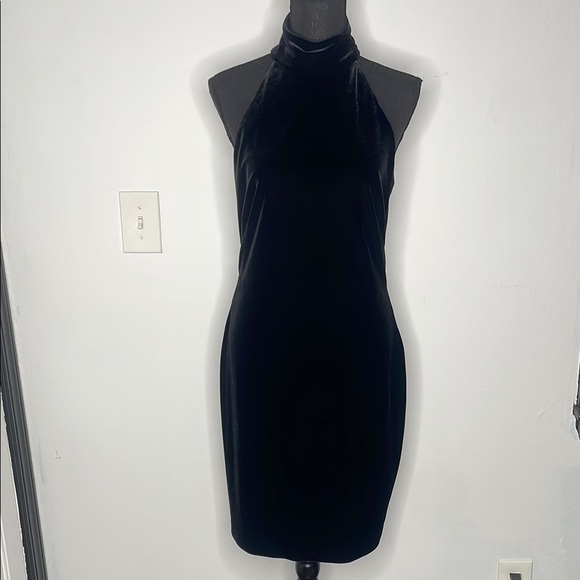 RALPH LAUREN Elegant Black Velvet Halter Dress - Picture 4 of 12